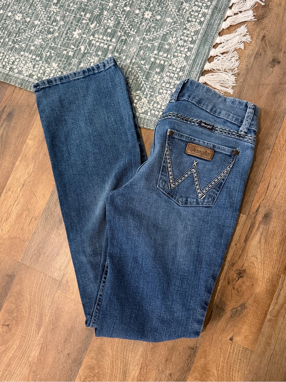 Wrangler Women's Boot Cut Blue Jeans 7x34